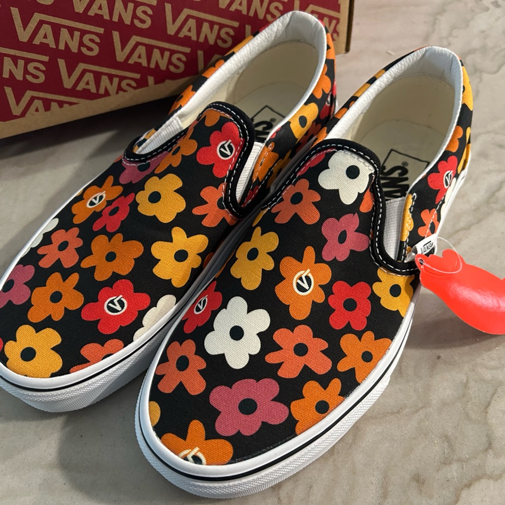 Vans  Funky Black and Orange Floral Flats Women’s 7.5